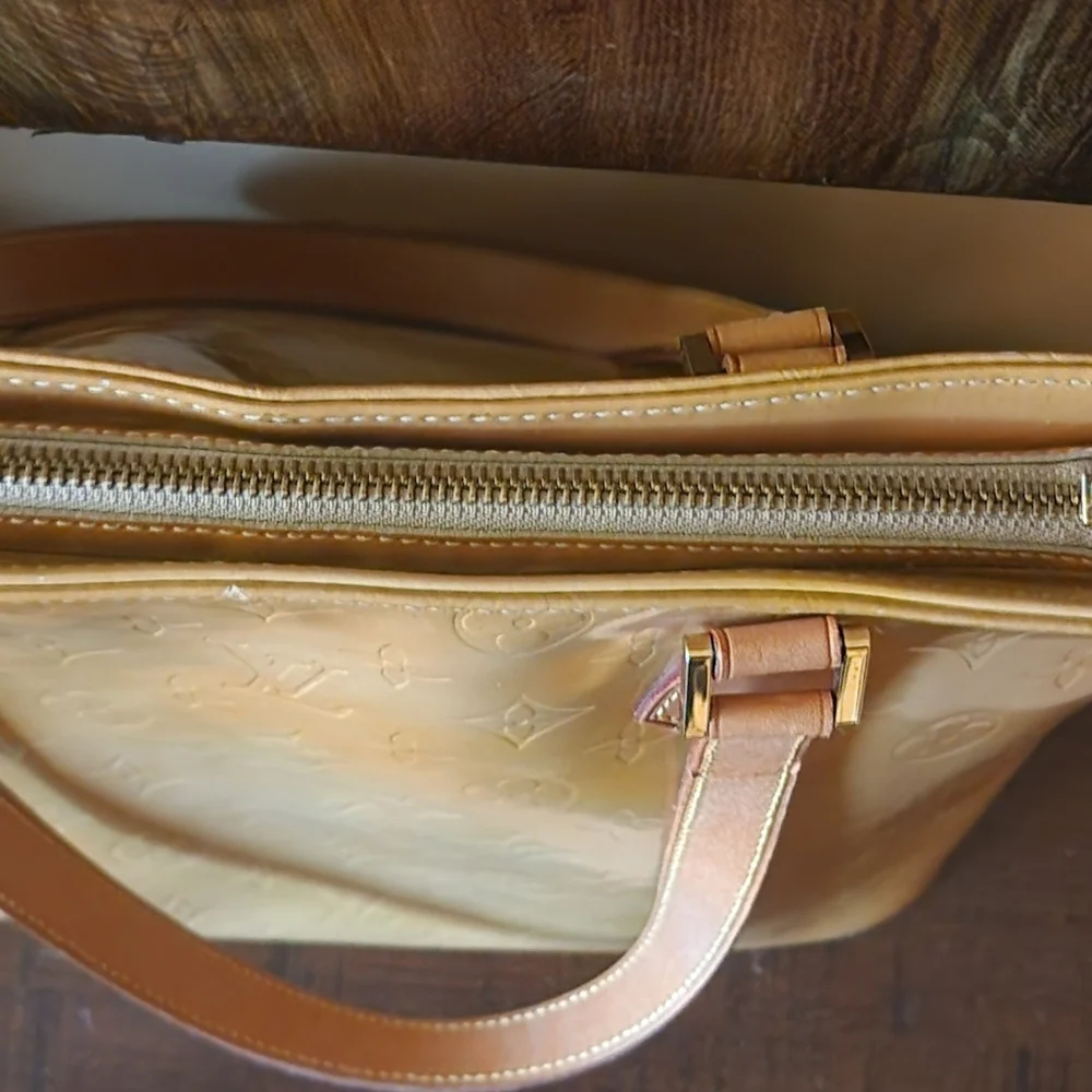 Authentic Louis Vuitton Vernis Monogram Yellow Houston Tote Approx13x9.8x5.5 - Picture 5 of 7